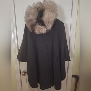 Elegant Gray Cap Coat with Fox Fur Collar